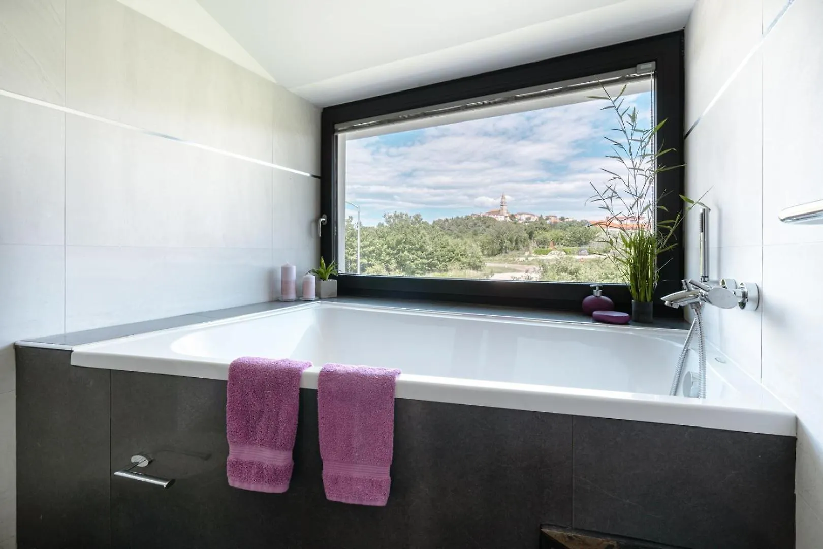 Villa Aria Visnjan In Central Istria For 12 People - Pet Friendly With Wellness & Sea View