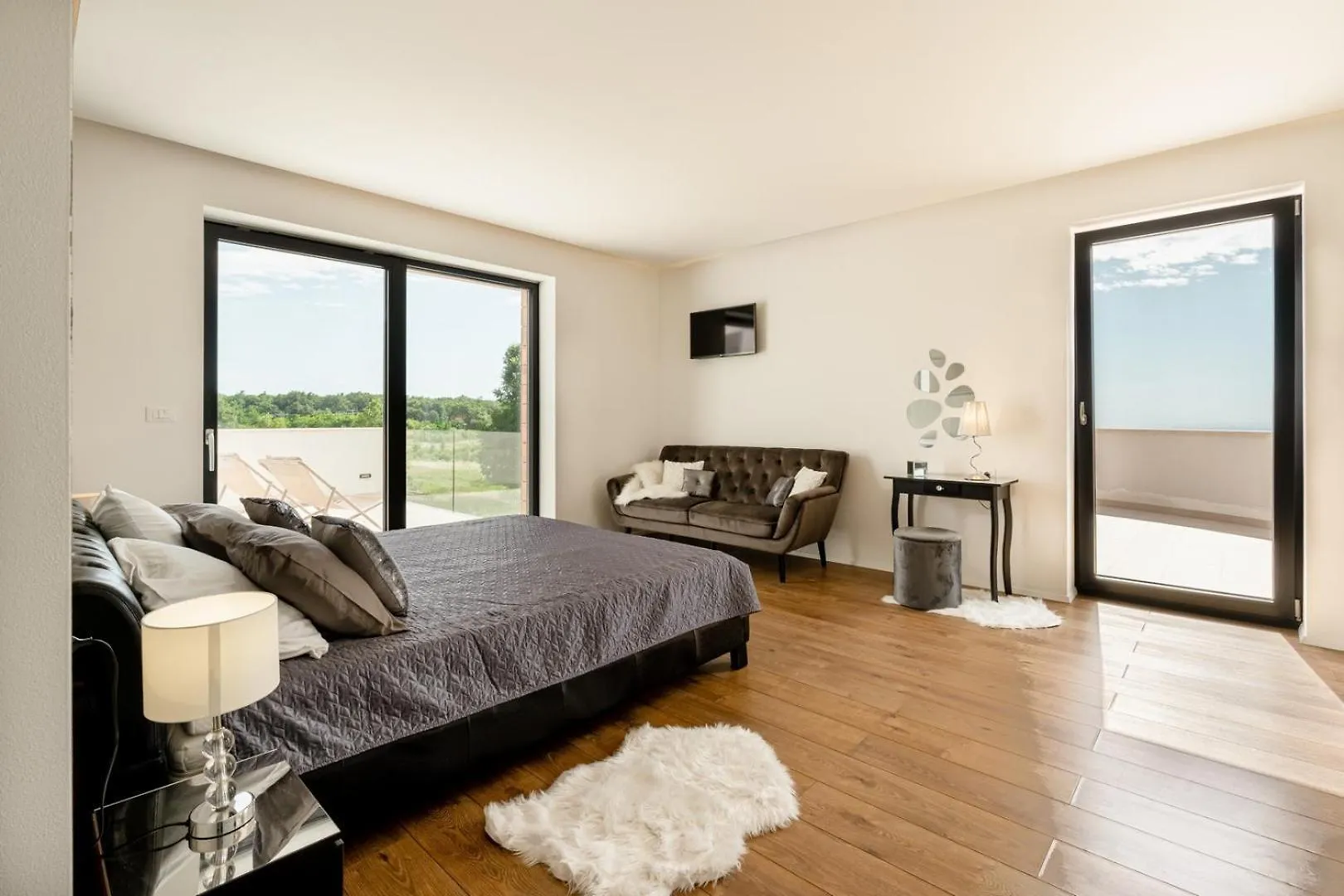 Villa Aria Visnjan In Central Istria For 12 People - Pet Friendly With Wellness & Sea View